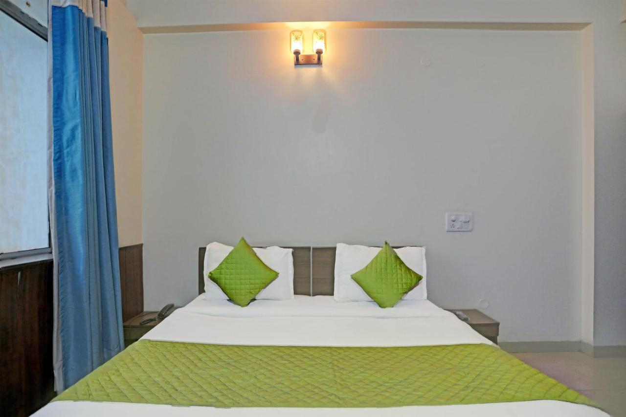 Hotel Grand Tushar - Ghaziabad Railway Station ภายนอก รูปภาพ